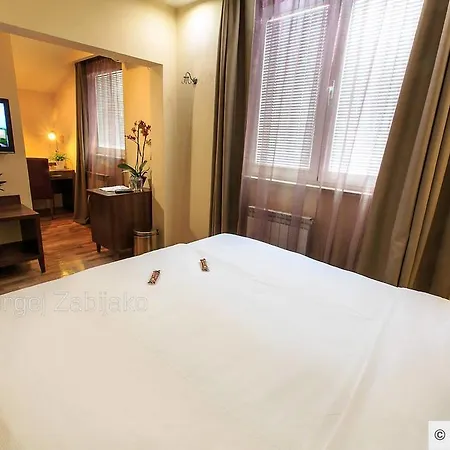 Hotel M 3*