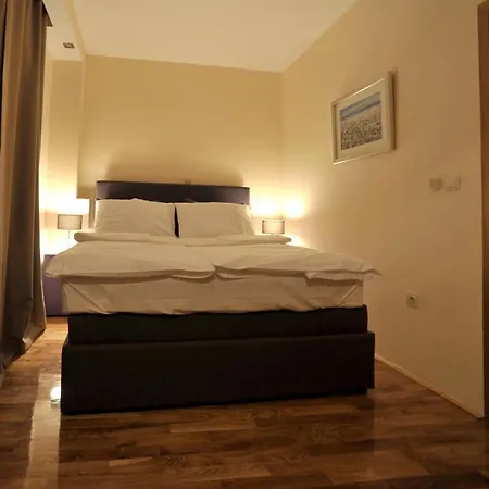 Hotel M