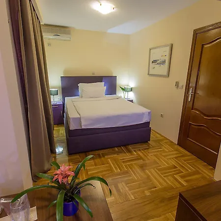Hotel M 3*