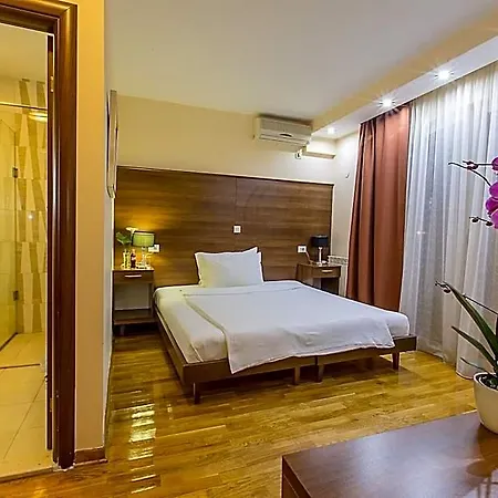 Hotel M 3*