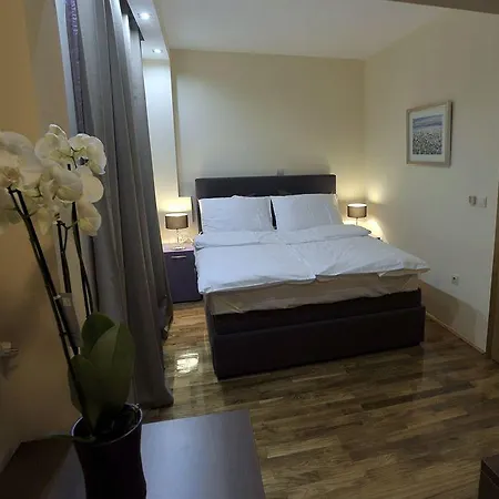 M Hotell