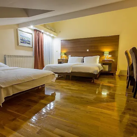 Hotel M 3*