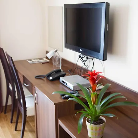 M Готель Подгориця