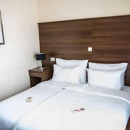 Hotell M 3*